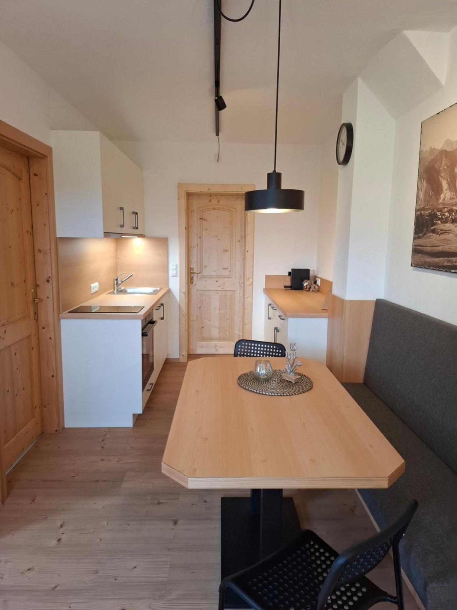 Hell Hof Apartment Innsbruck Ngoại thất bức ảnh