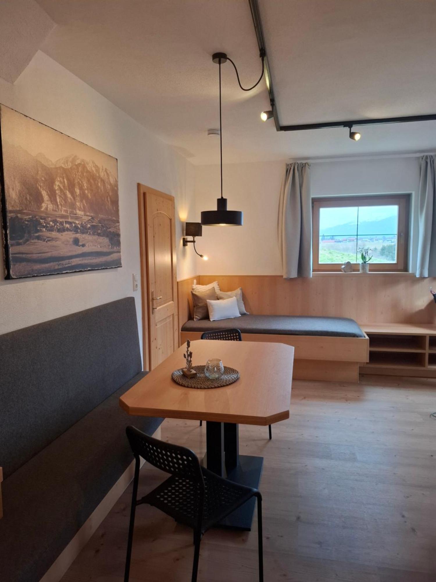 Hell Hof Apartment Innsbruck Ngoại thất bức ảnh